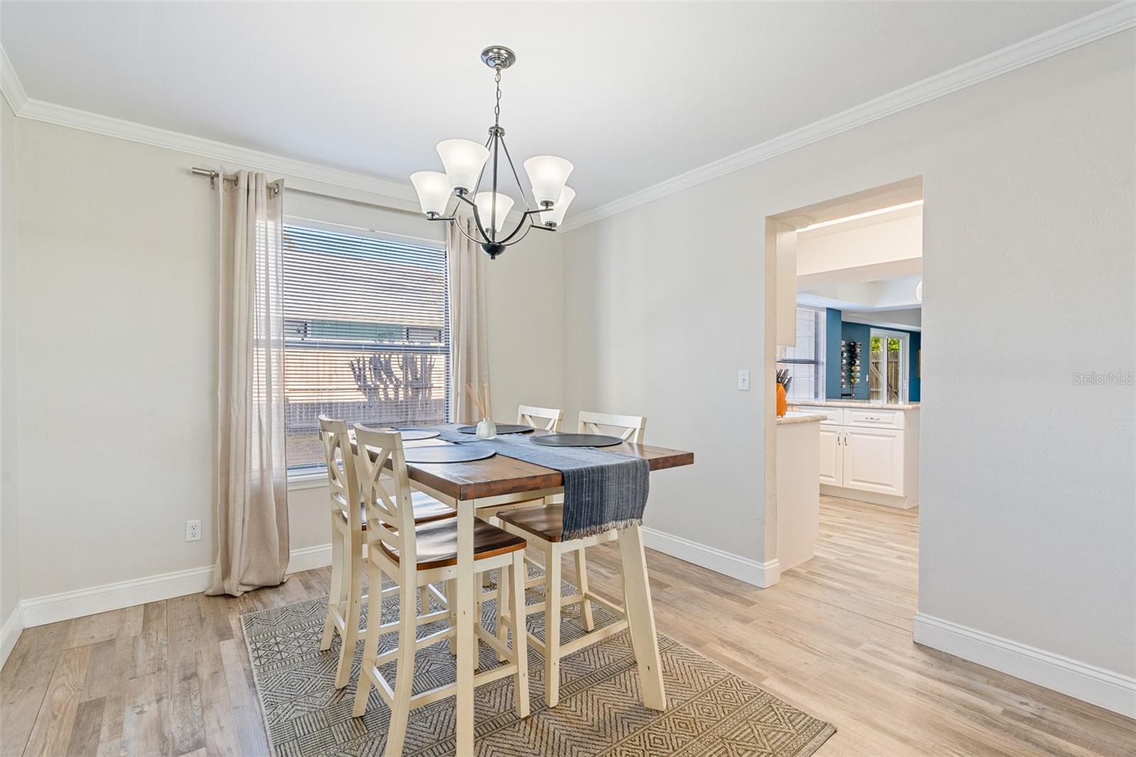 Image 7 of 30 For 1197 Southfork Court