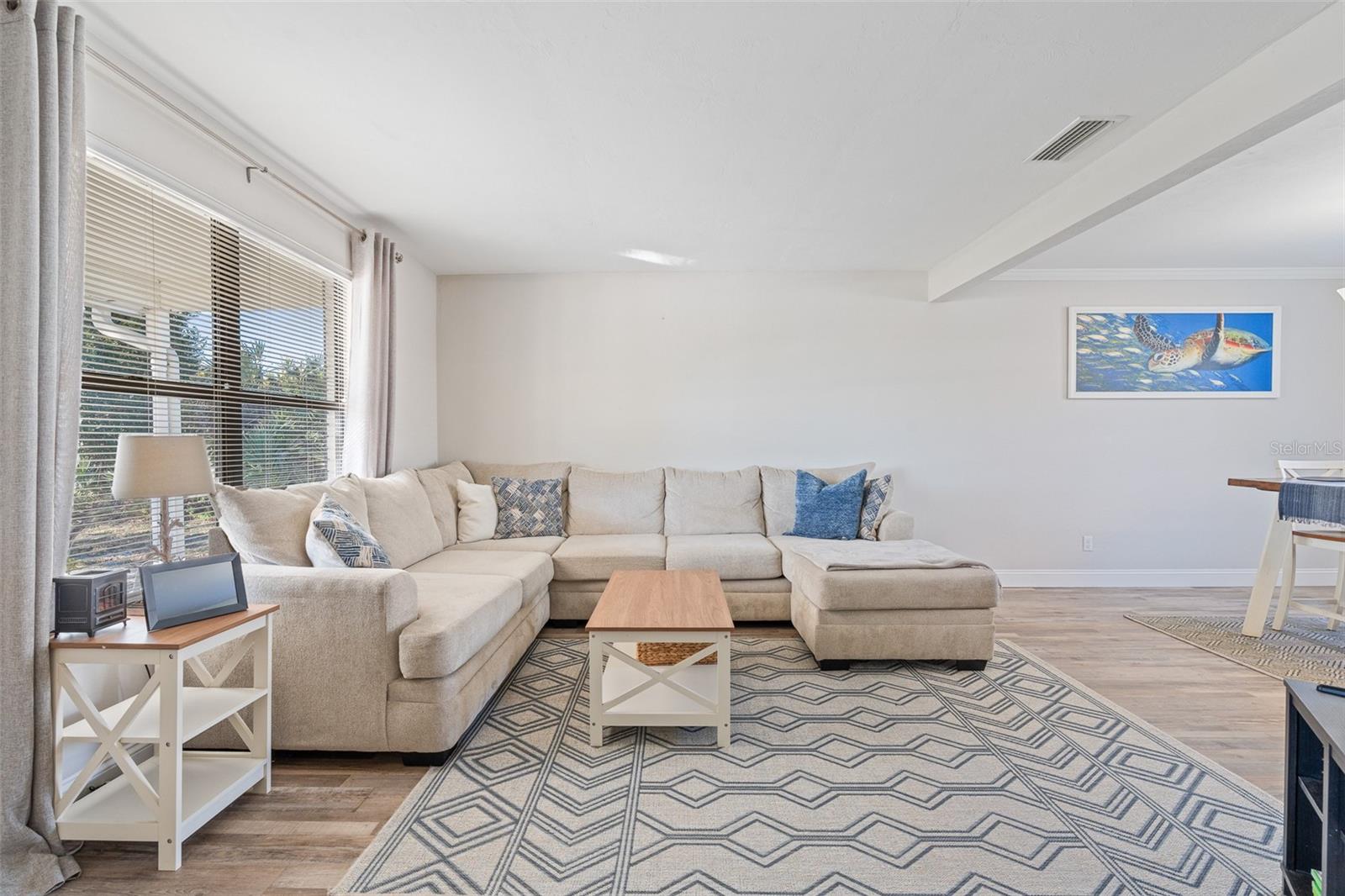 Image 9 of 30 For 1197 Southfork Court