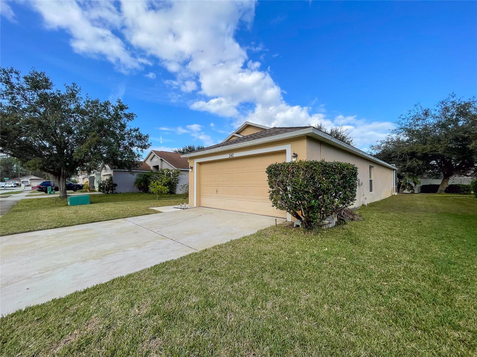 Image 4 of 35 For 342 Dahoon Holly Drive