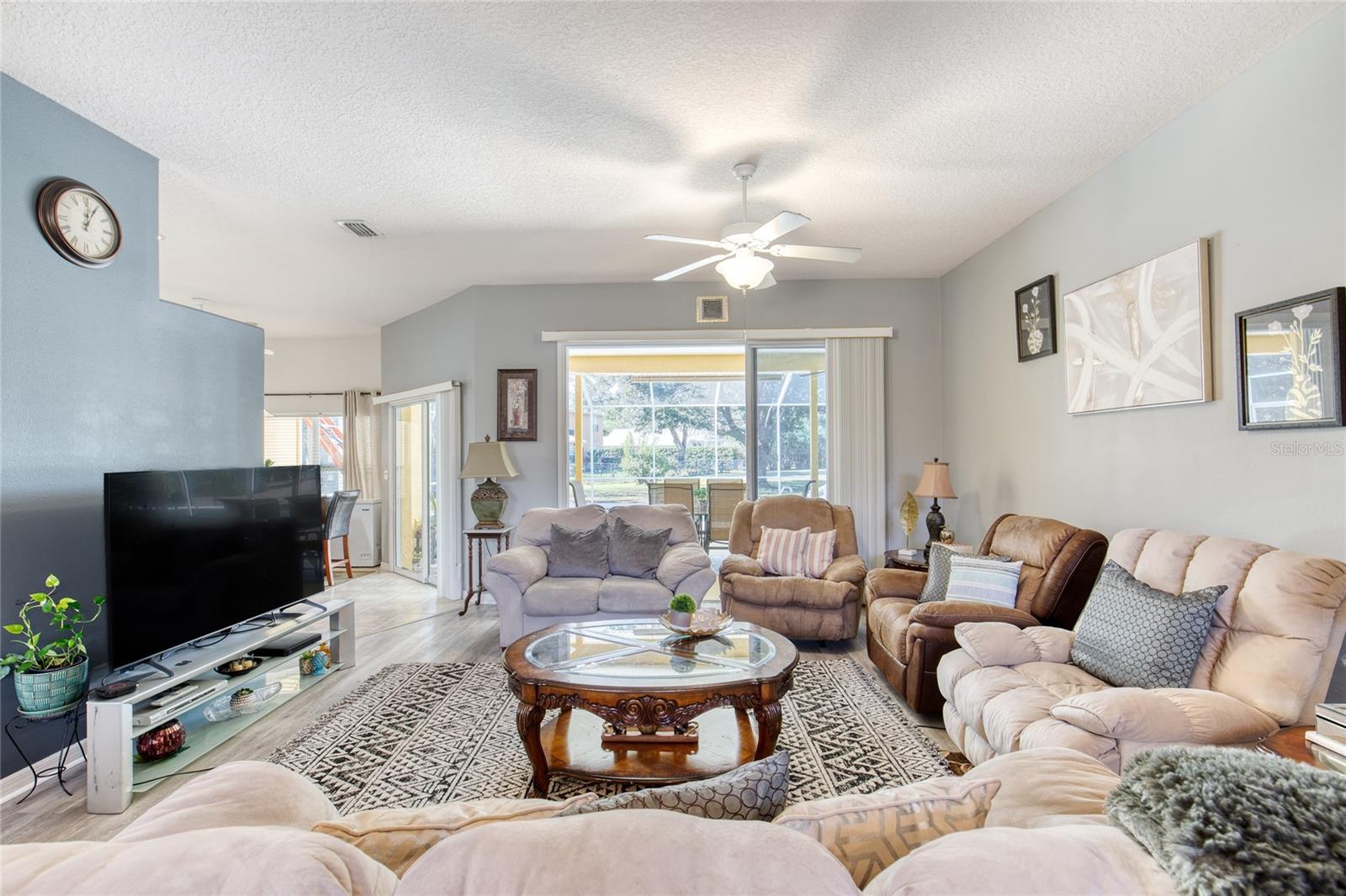 Image 20 of 65 For 4 Cliffside Drive