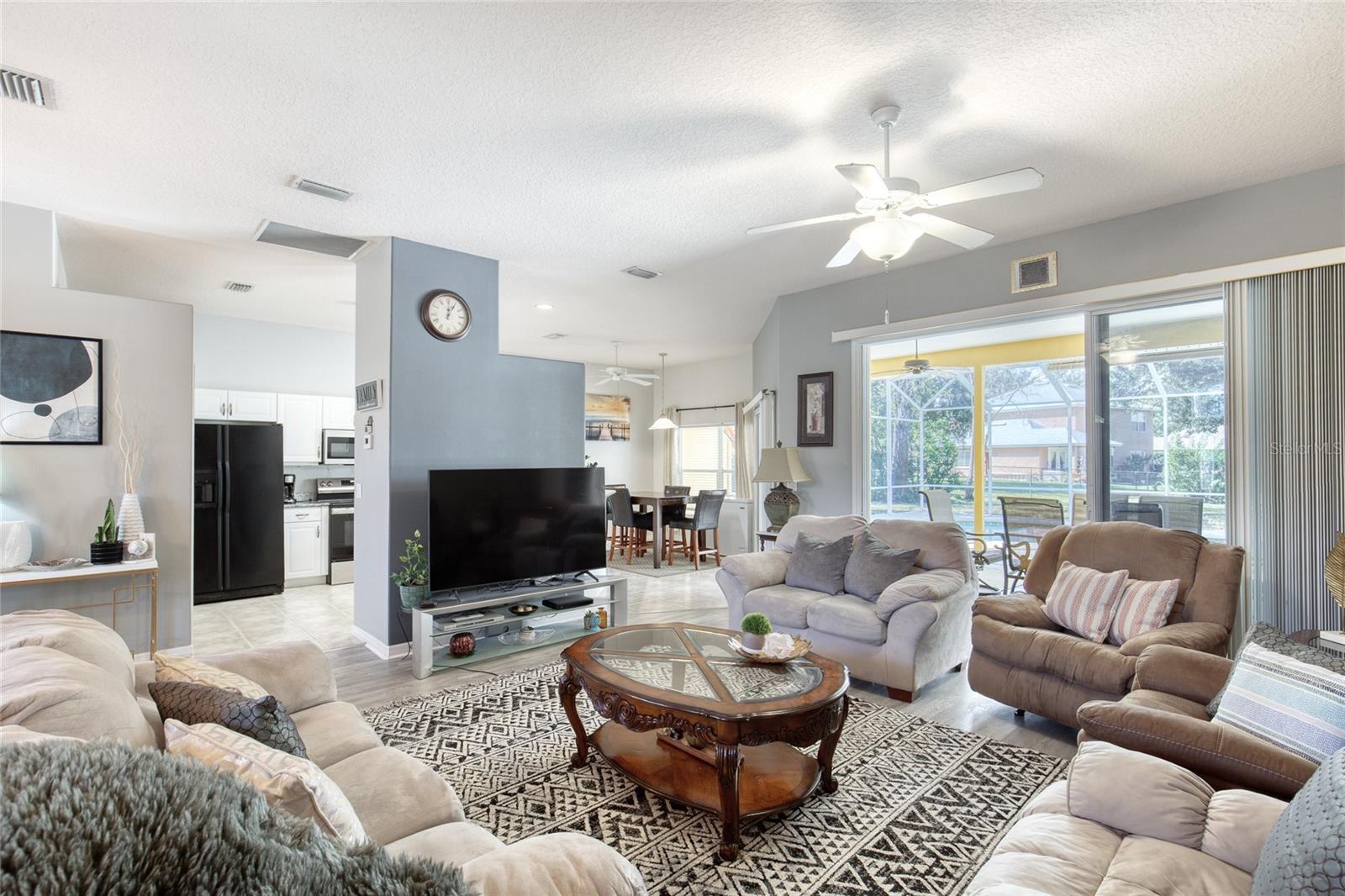 Image 23 of 65 For 4 Cliffside Drive