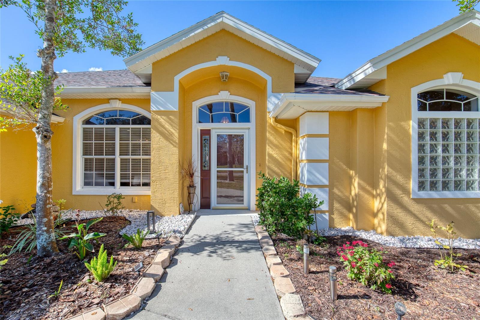 Image 7 of 65 For 4 Cliffside Drive