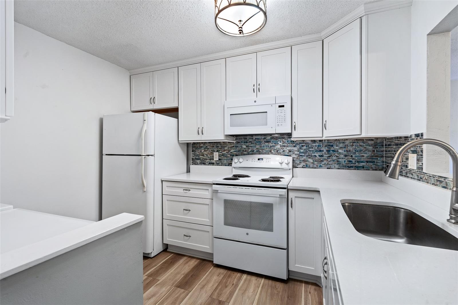 Image 2 of 42 For 29 Summer Trees Road