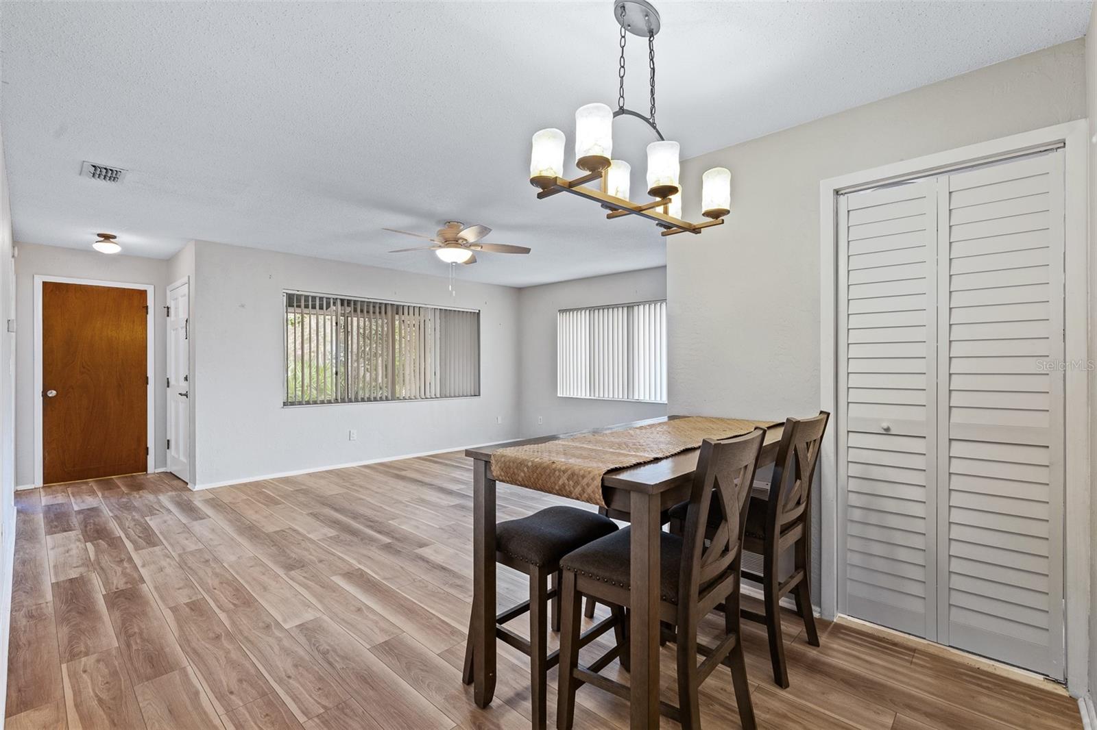 Image 9 of 42 For 29 Summer Trees Road