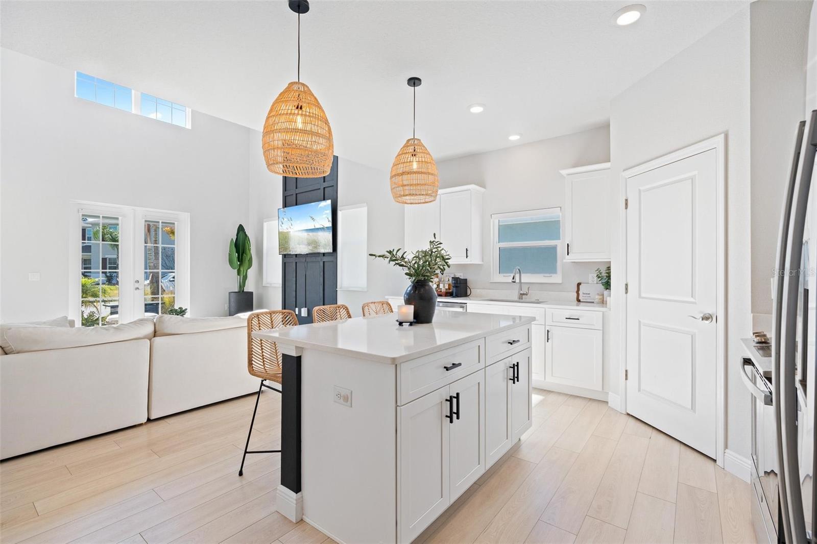 Image 11 of 37 For 553 Venetian Palms Boulevard