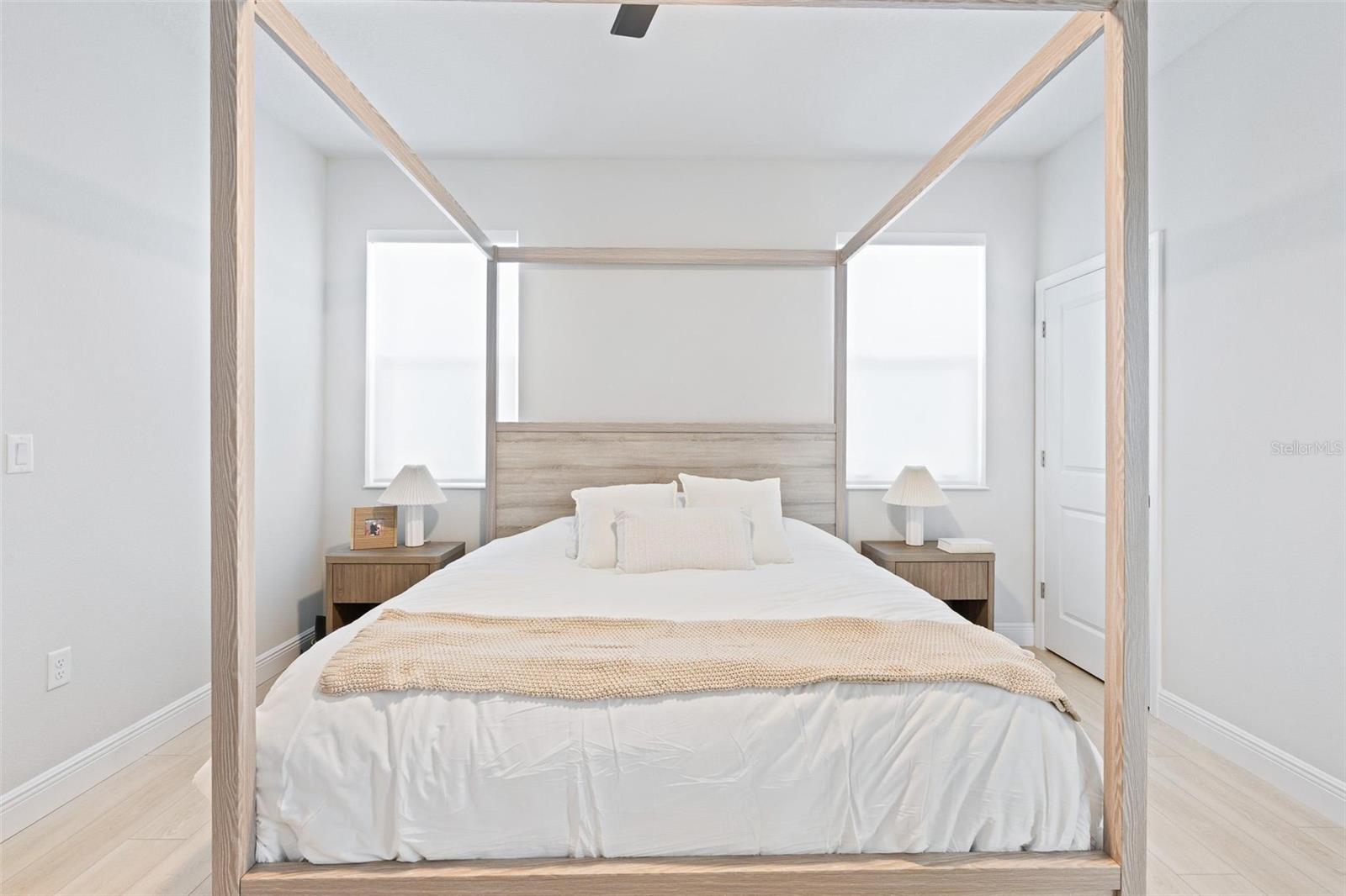 Image 12 of 37 For 553 Venetian Palms Boulevard