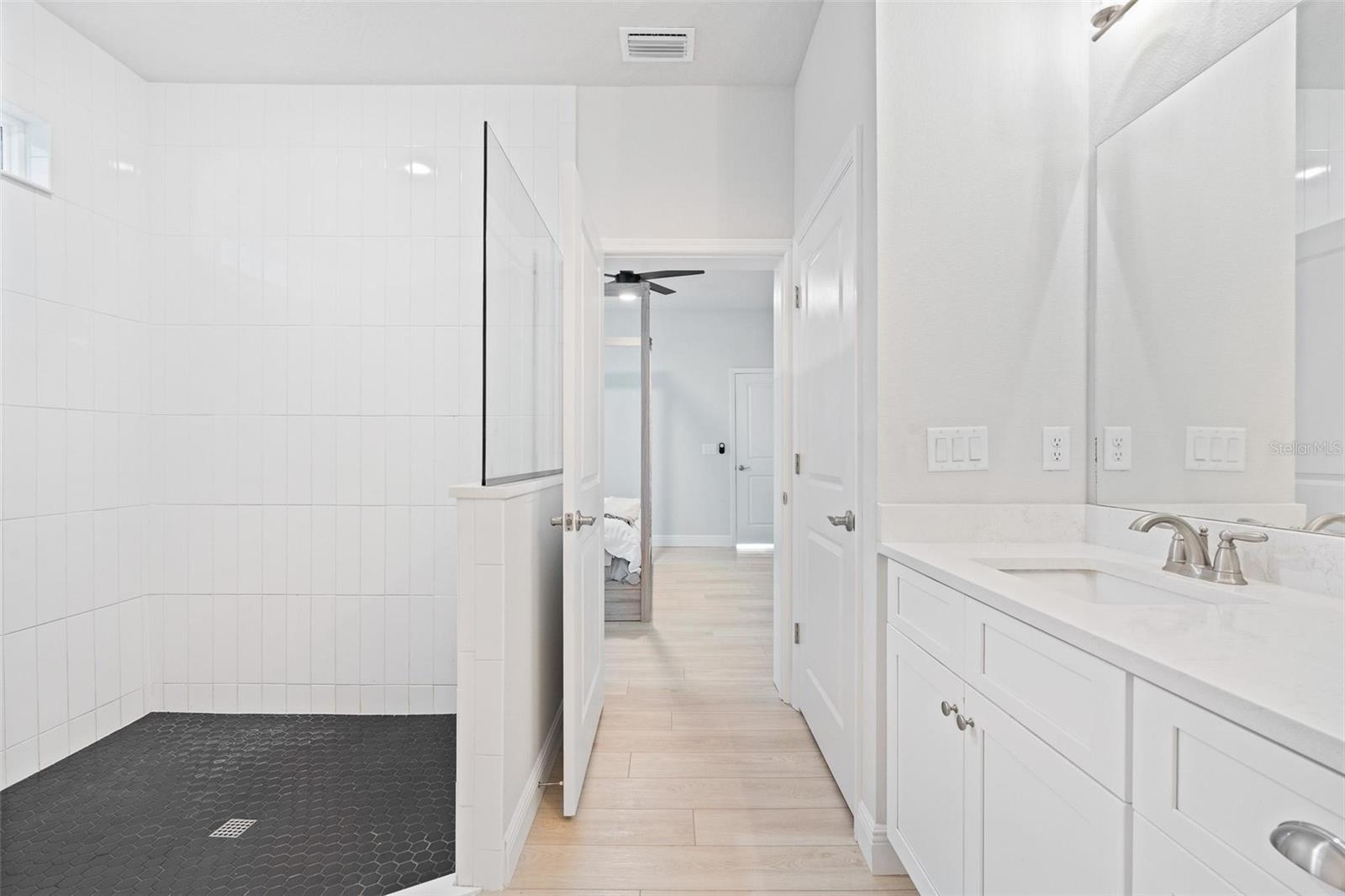 Image 14 of 37 For 553 Venetian Palms Boulevard