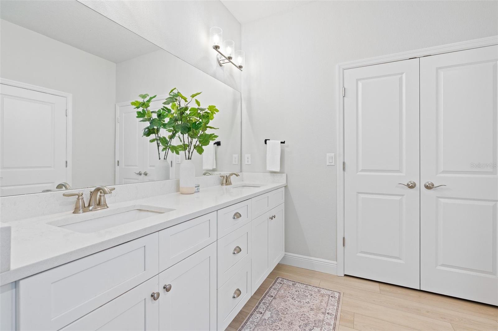 Image 15 of 37 For 553 Venetian Palms Boulevard