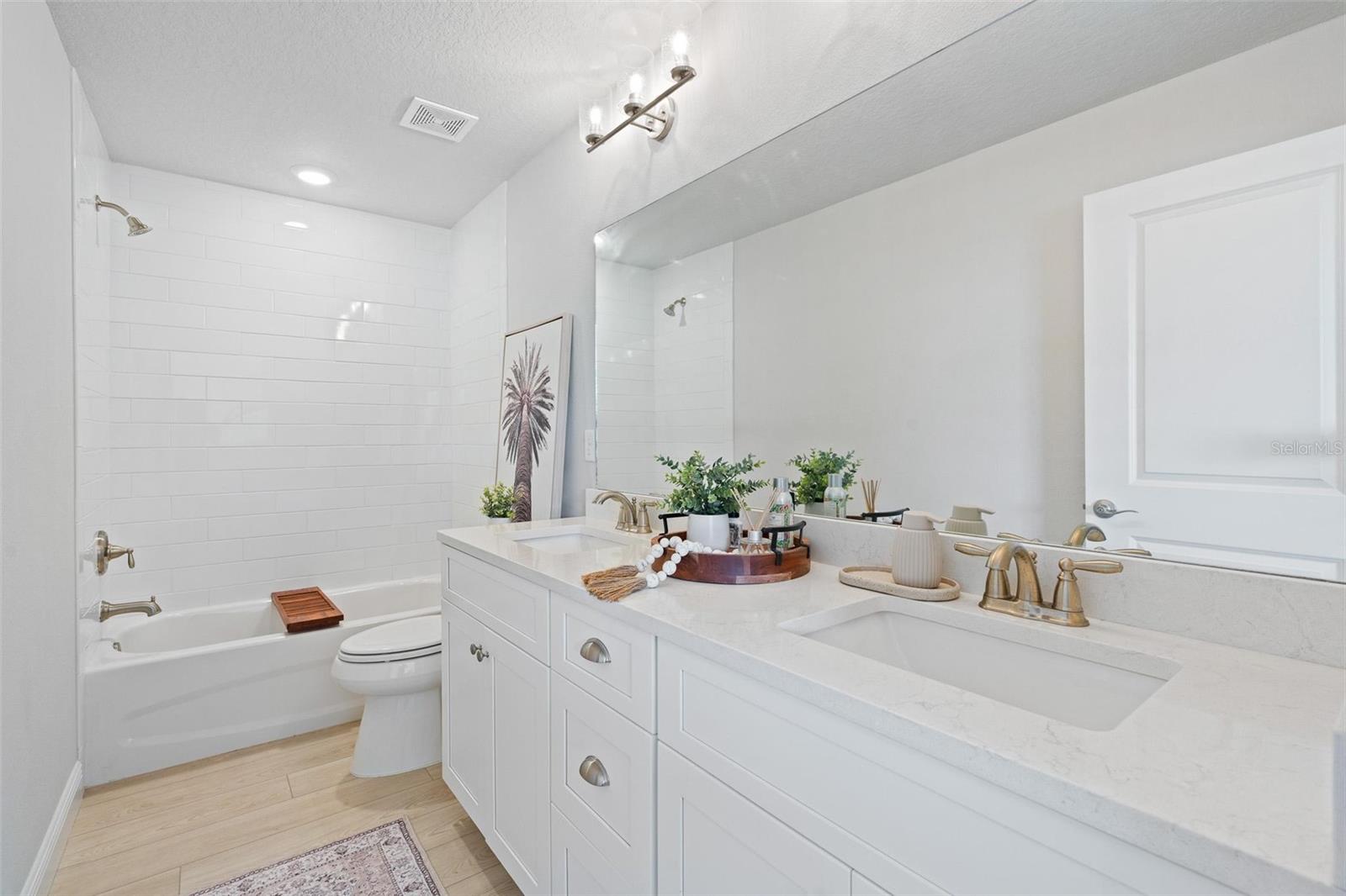 Image 22 of 37 For 553 Venetian Palms Boulevard