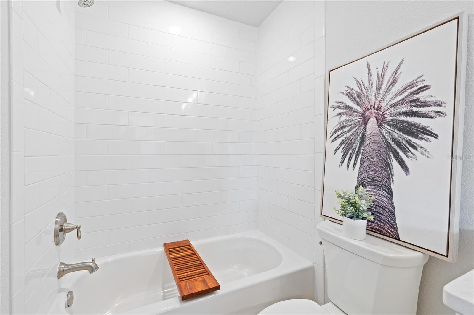 Image 23 of 37 For 553 Venetian Palms Boulevard