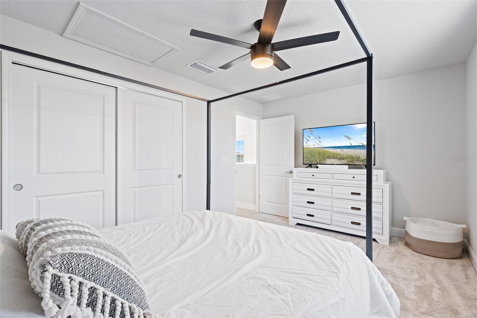 Image 24 of 37 For 553 Venetian Palms Boulevard