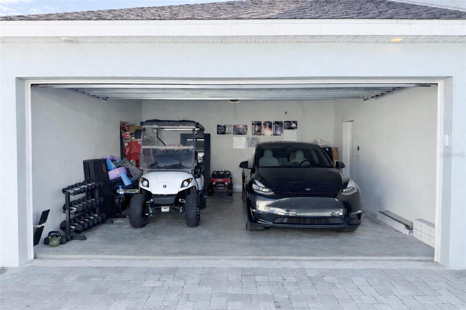 Image 25 of 37 For 553 Venetian Palms Boulevard