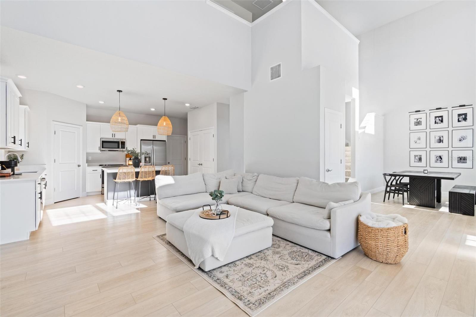 Image 4 of 37 For 553 Venetian Palms Boulevard