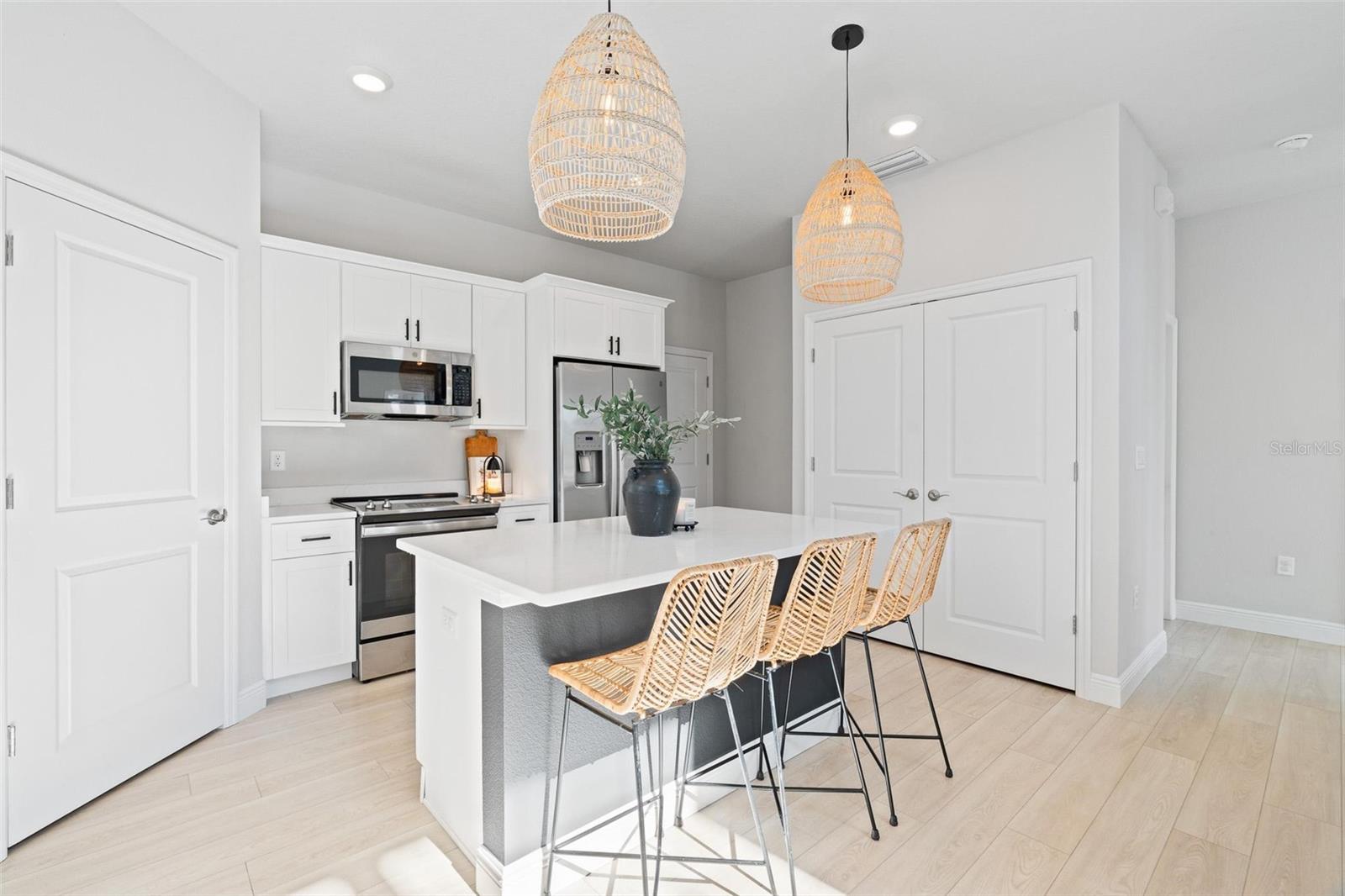 Image 9 of 37 For 553 Venetian Palms Boulevard