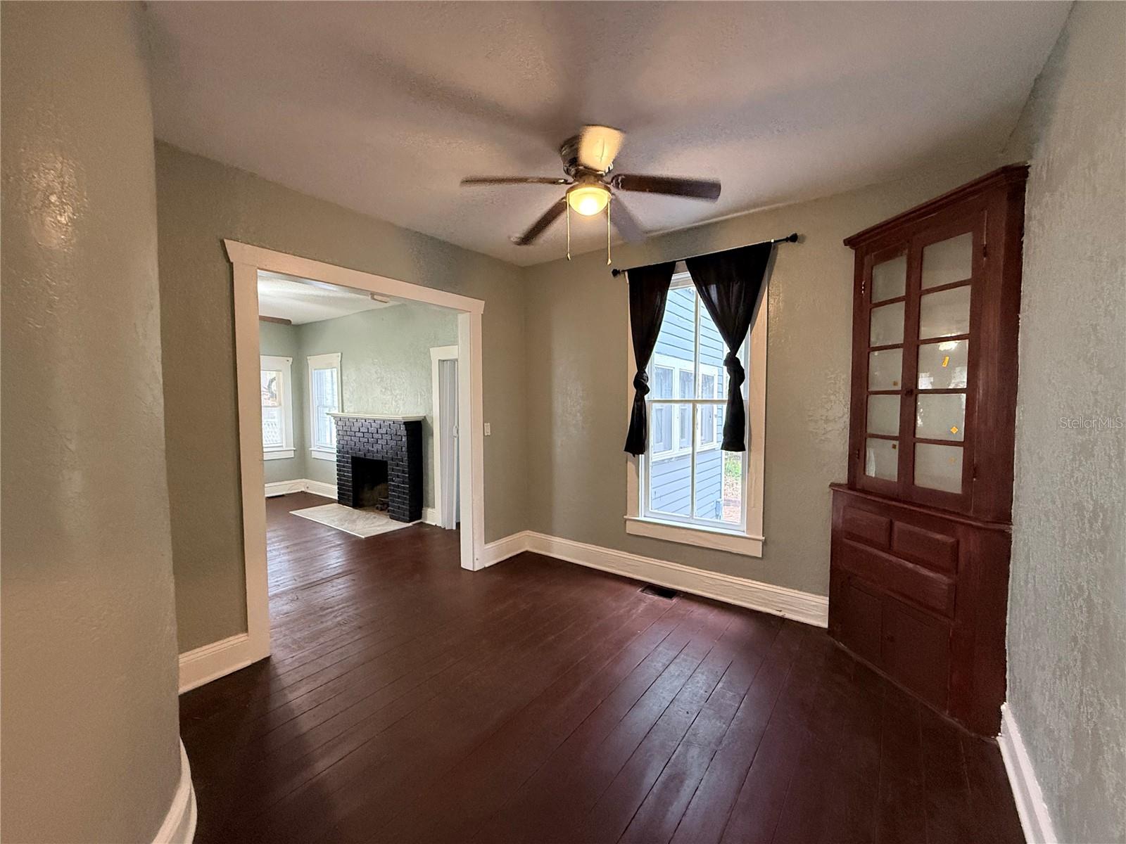 Image 10 of 31 For 814 Indiana Avenue