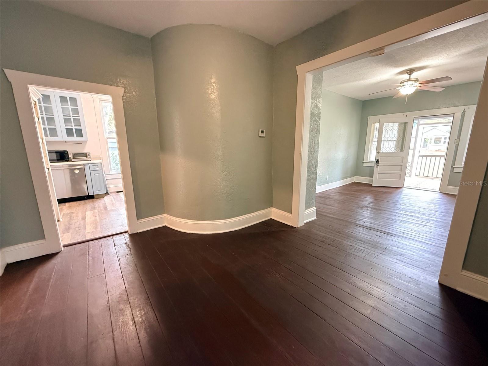 Image 13 of 31 For 814 Indiana Avenue