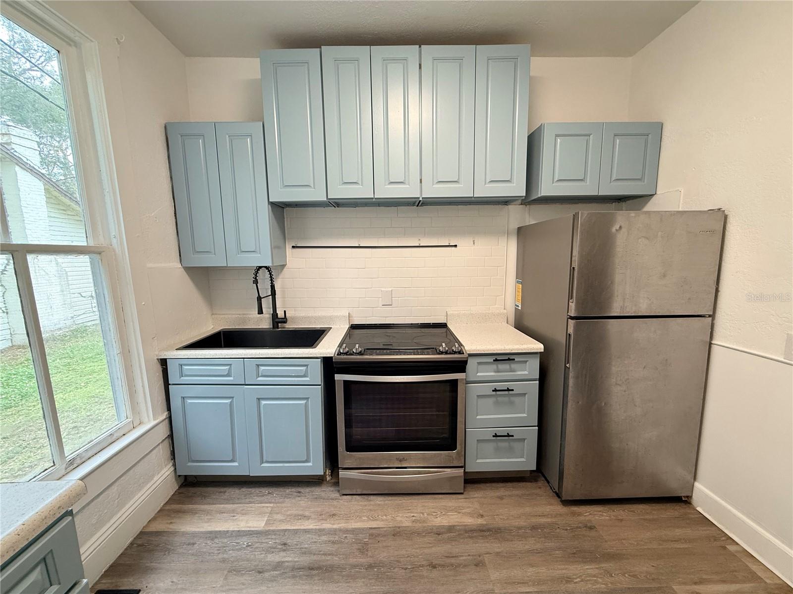 Image 15 of 31 For 814 Indiana Avenue