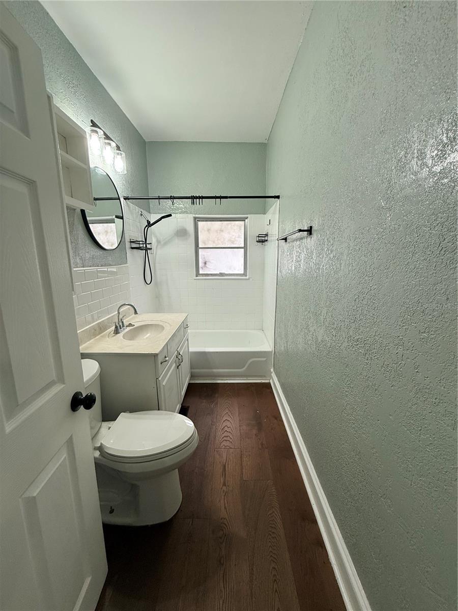 Image 19 of 31 For 814 Indiana Avenue