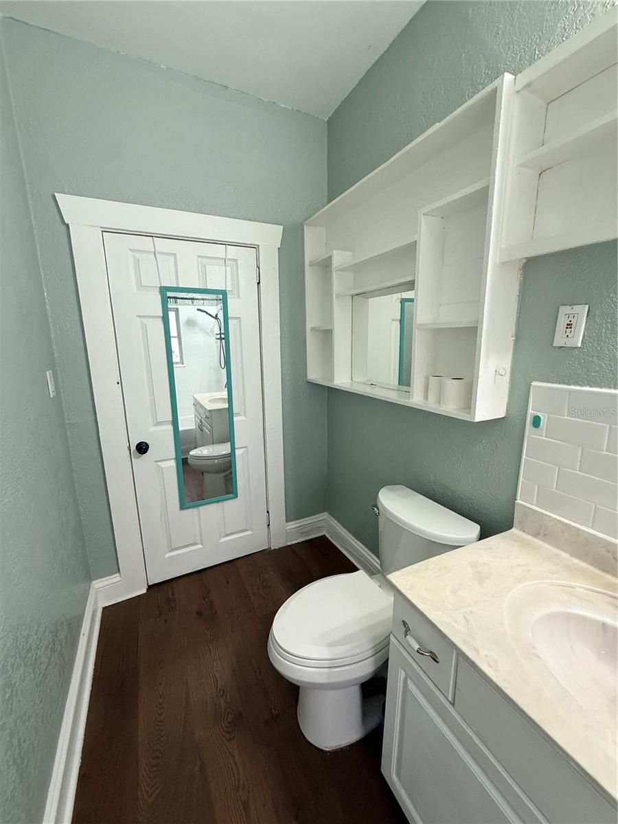 Image 20 of 31 For 814 Indiana Avenue