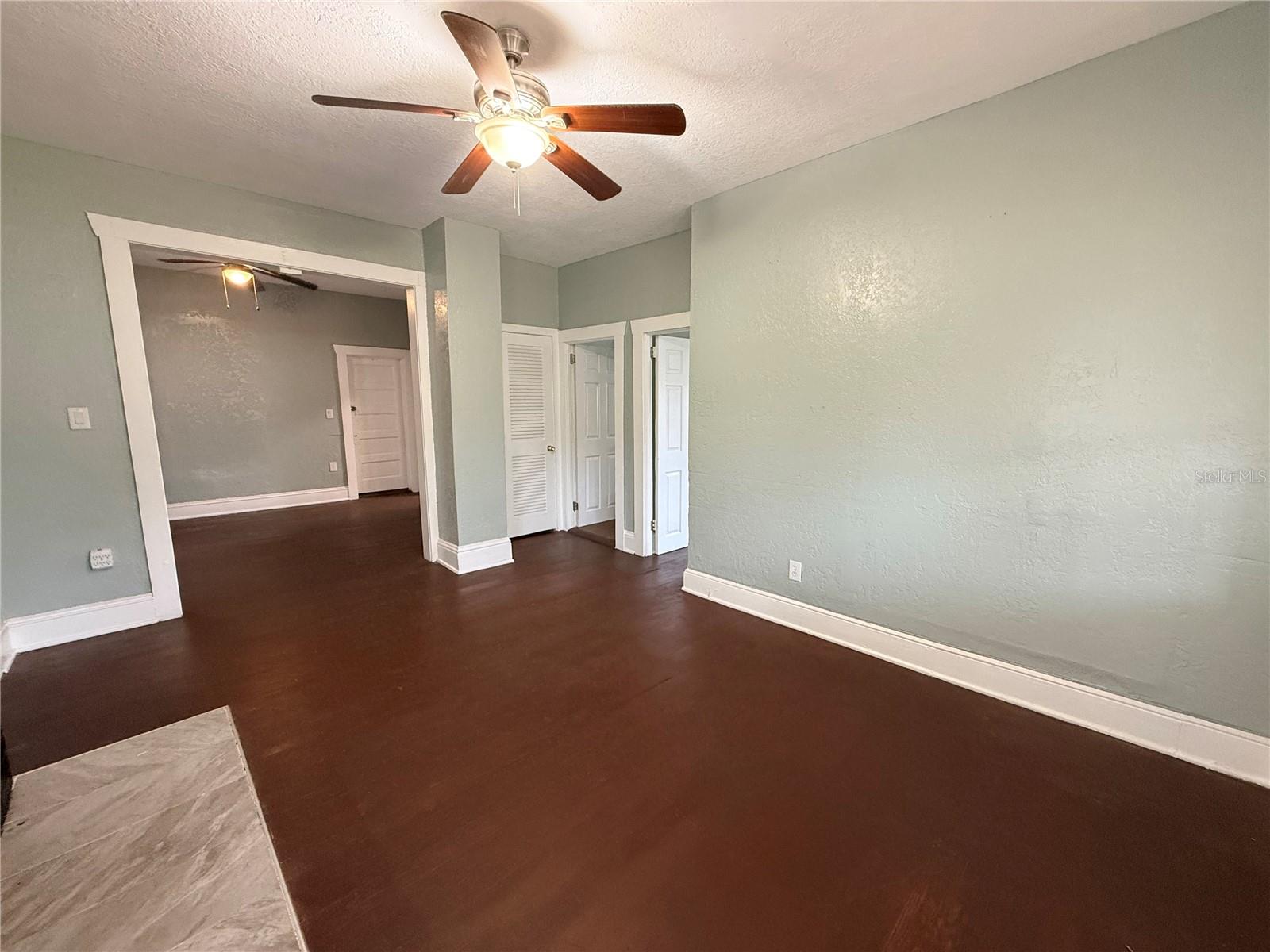 Image 6 of 31 For 814 Indiana Avenue