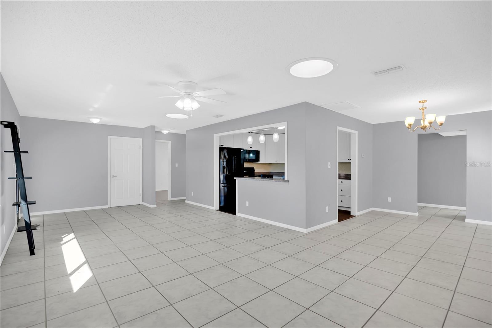 Image 11 of 38 For 671 Tumblebrook Drive