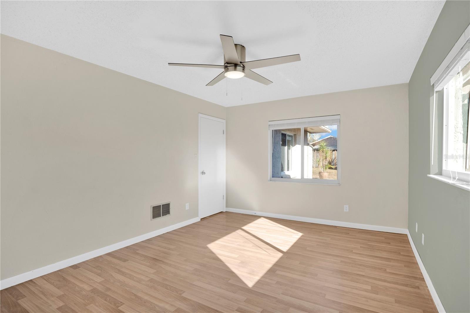 Image 16 of 38 For 671 Tumblebrook Drive