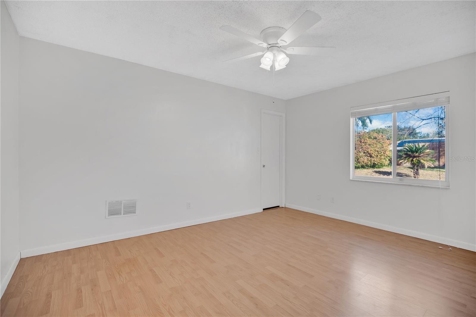 Image 20 of 38 For 671 Tumblebrook Drive