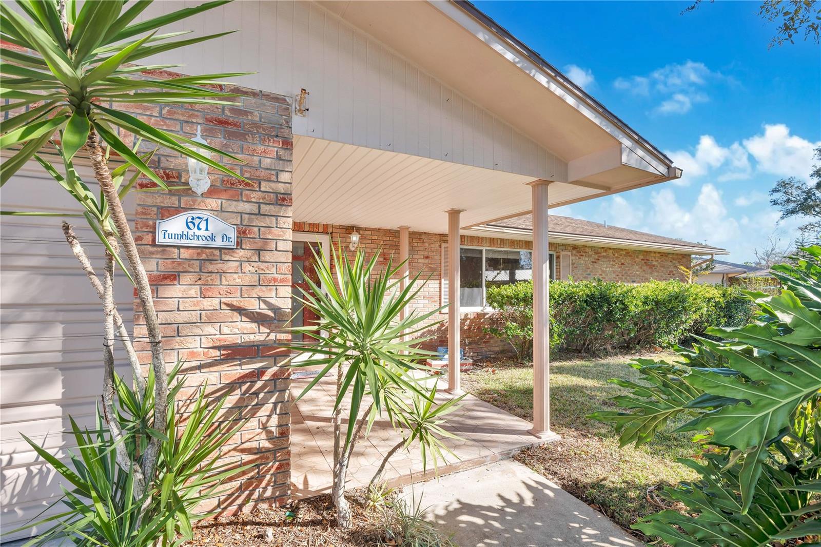 Image 6 of 38 For 671 Tumblebrook Drive