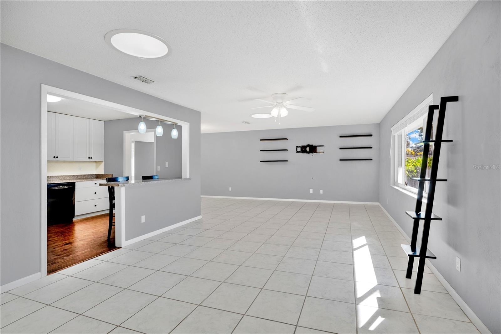 Image 8 of 38 For 671 Tumblebrook Drive