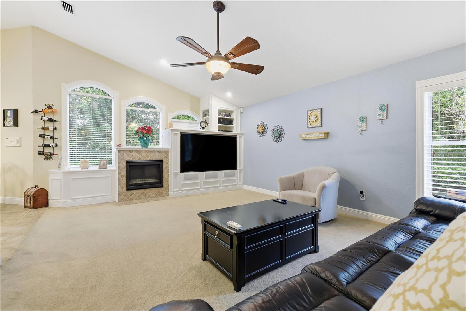 Image 12 of 46 For 413 Caddie Drive