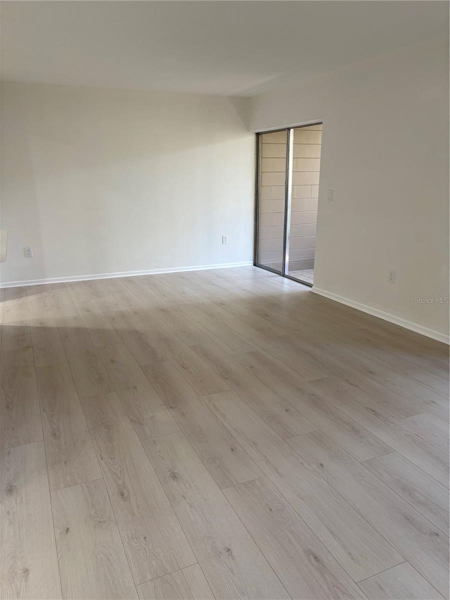 Image 10 of 36 For 140 Orchid Woods Court 1a