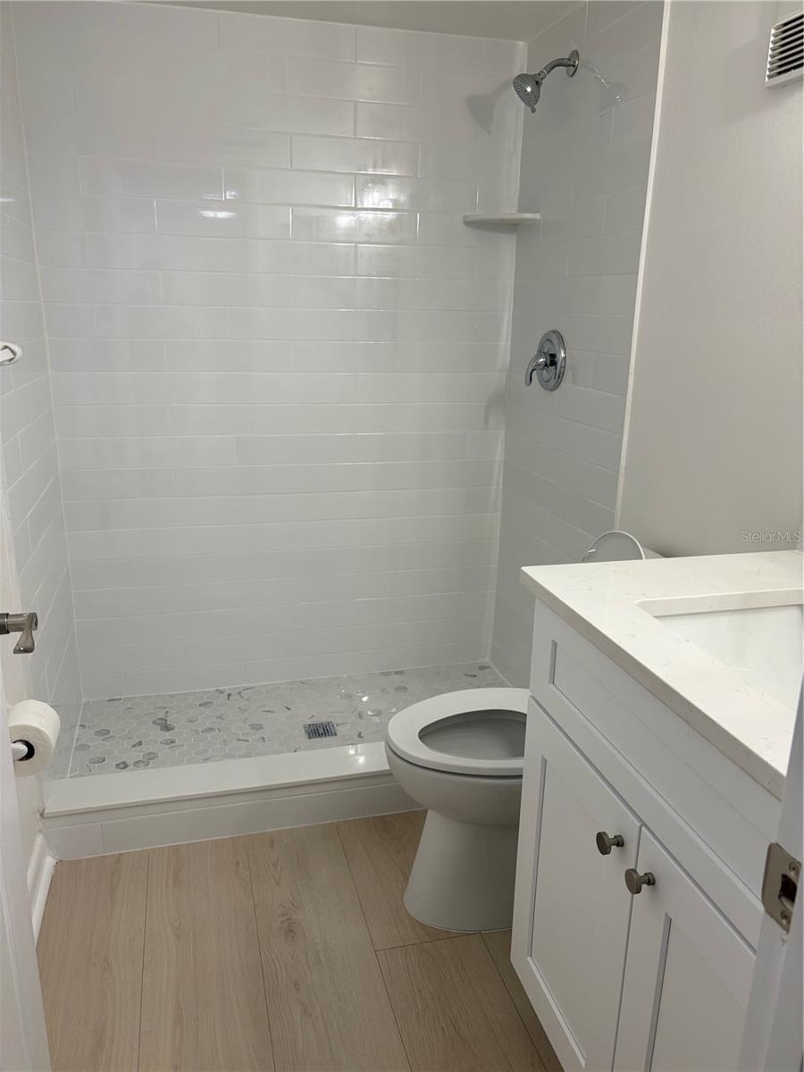 Image 14 of 36 For 140 Orchid Woods Court 1a