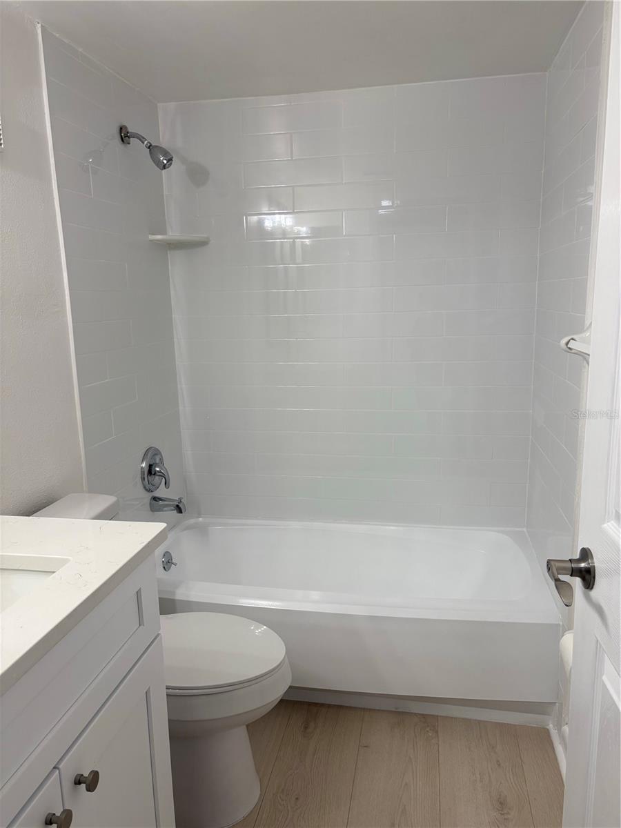 Image 17 of 36 For 140 Orchid Woods Court 1a