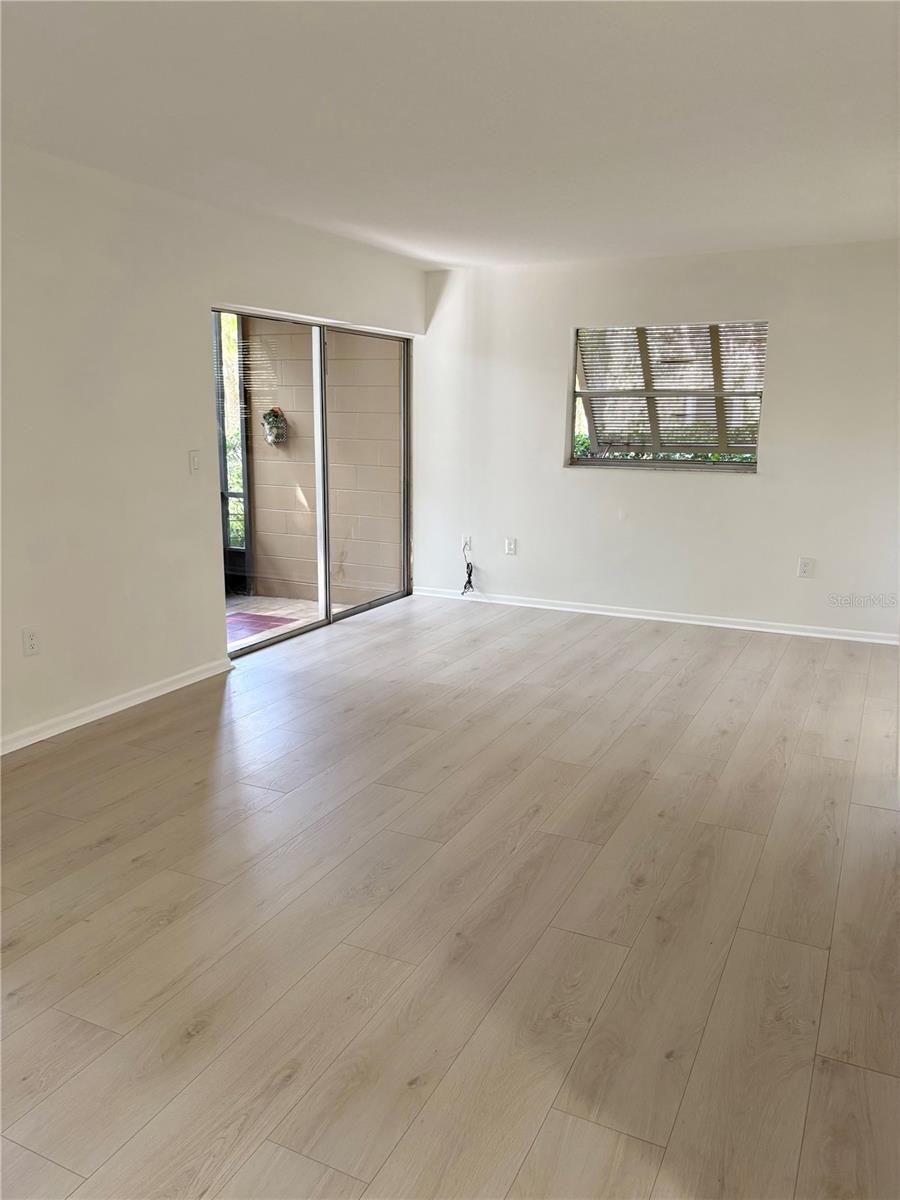 Image 9 of 36 For 140 Orchid Woods Court 1a