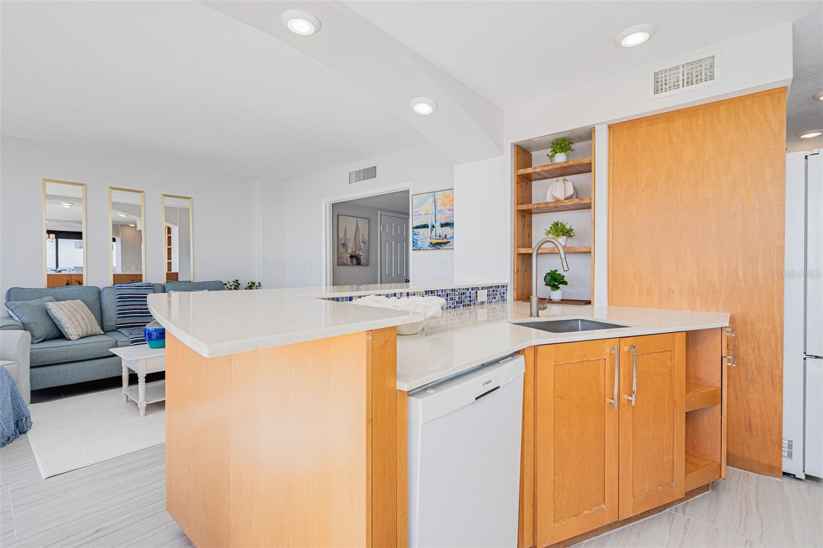 Image 13 of 54 For 2200 Atlantic Avenue 1502