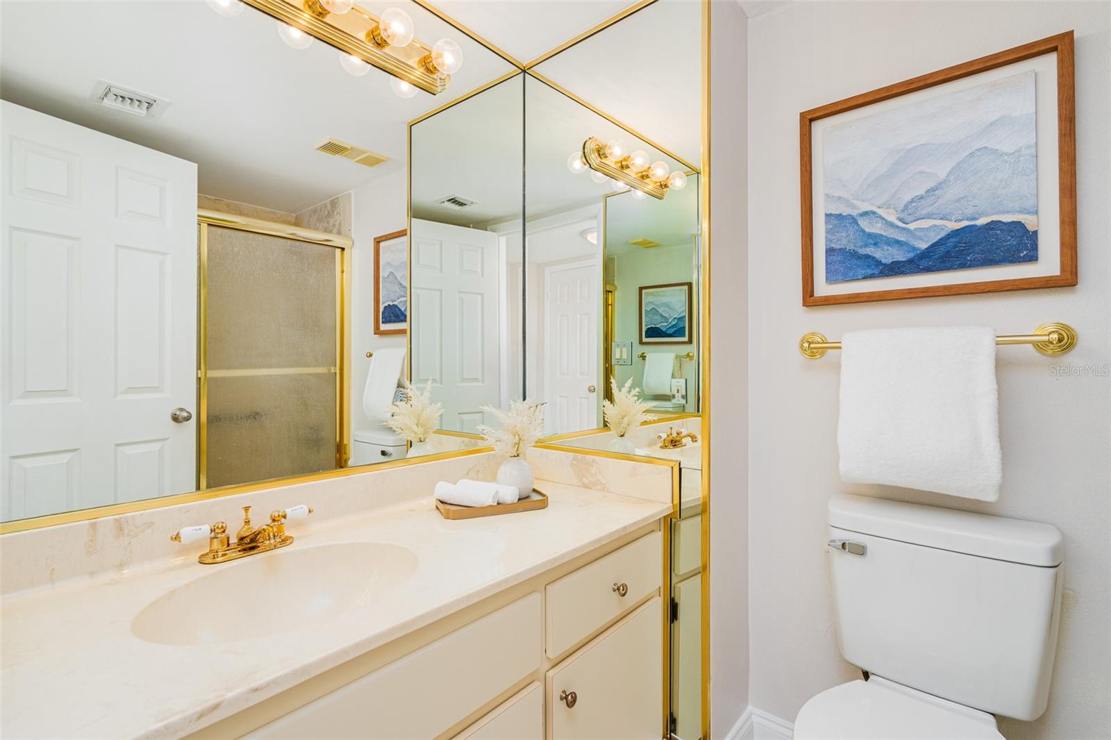 Image 21 of 54 For 2200 Atlantic Avenue 1502