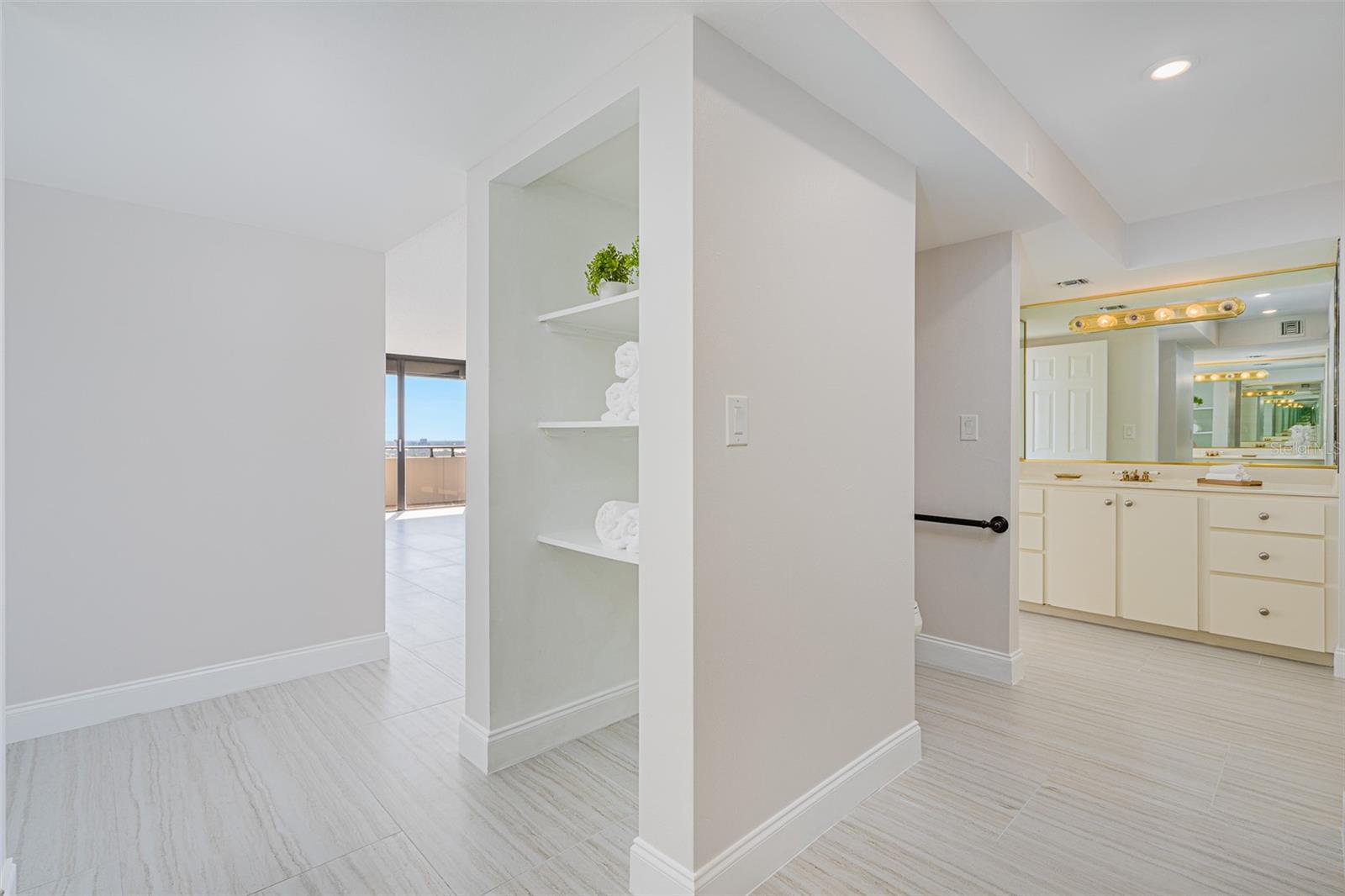 Image 26 of 54 For 2200 Atlantic Avenue 1502