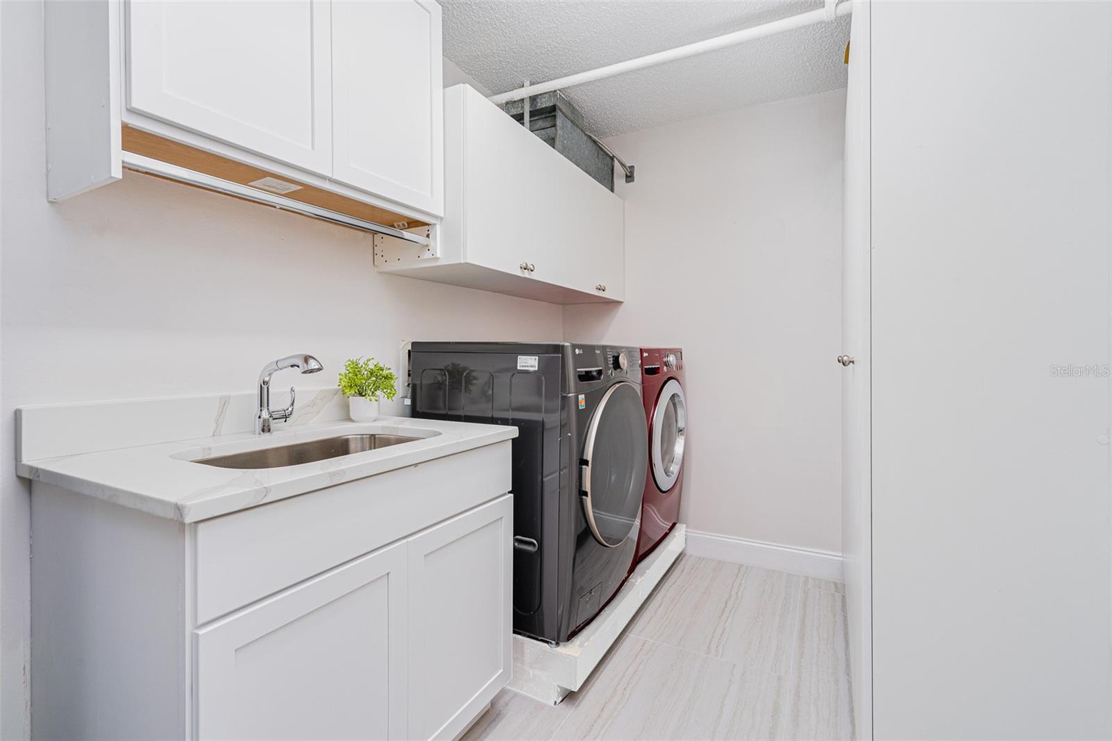 Image 35 of 54 For 2200 Atlantic Avenue 1502