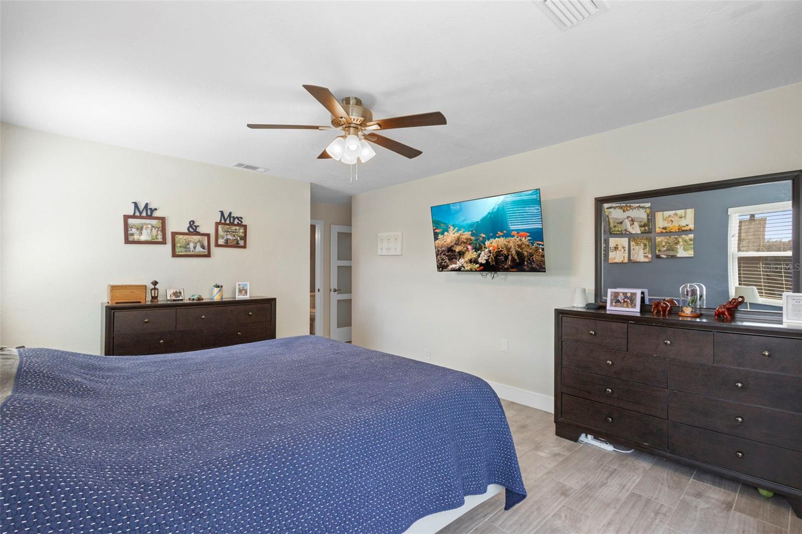 Image 17 of 45 For 385 Country Circle Drive