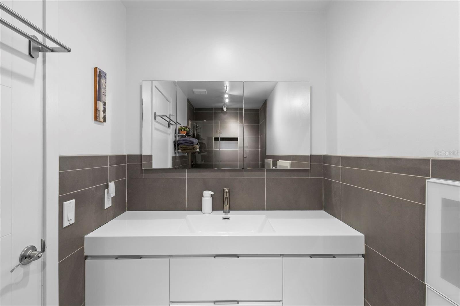 Image 26 of 45 For 385 Country Circle Drive