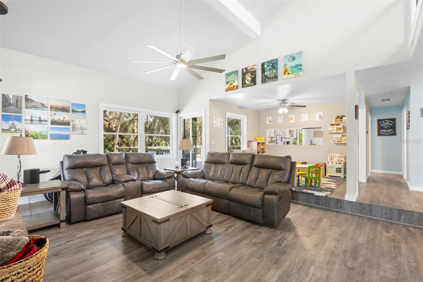 Image 5 of 45 For 385 Country Circle Drive