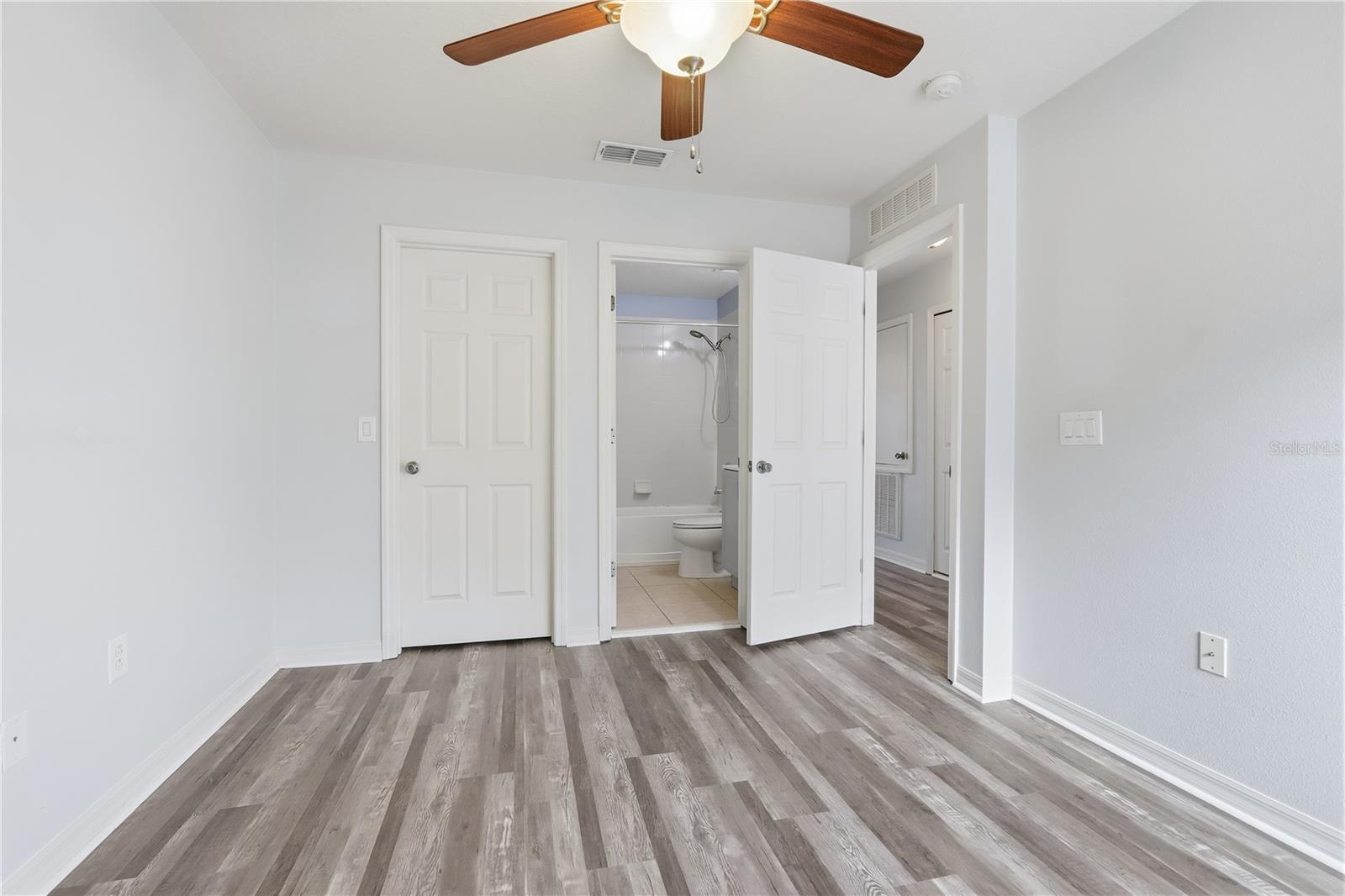 Image 19 of 56 For 180 Tarracina Way