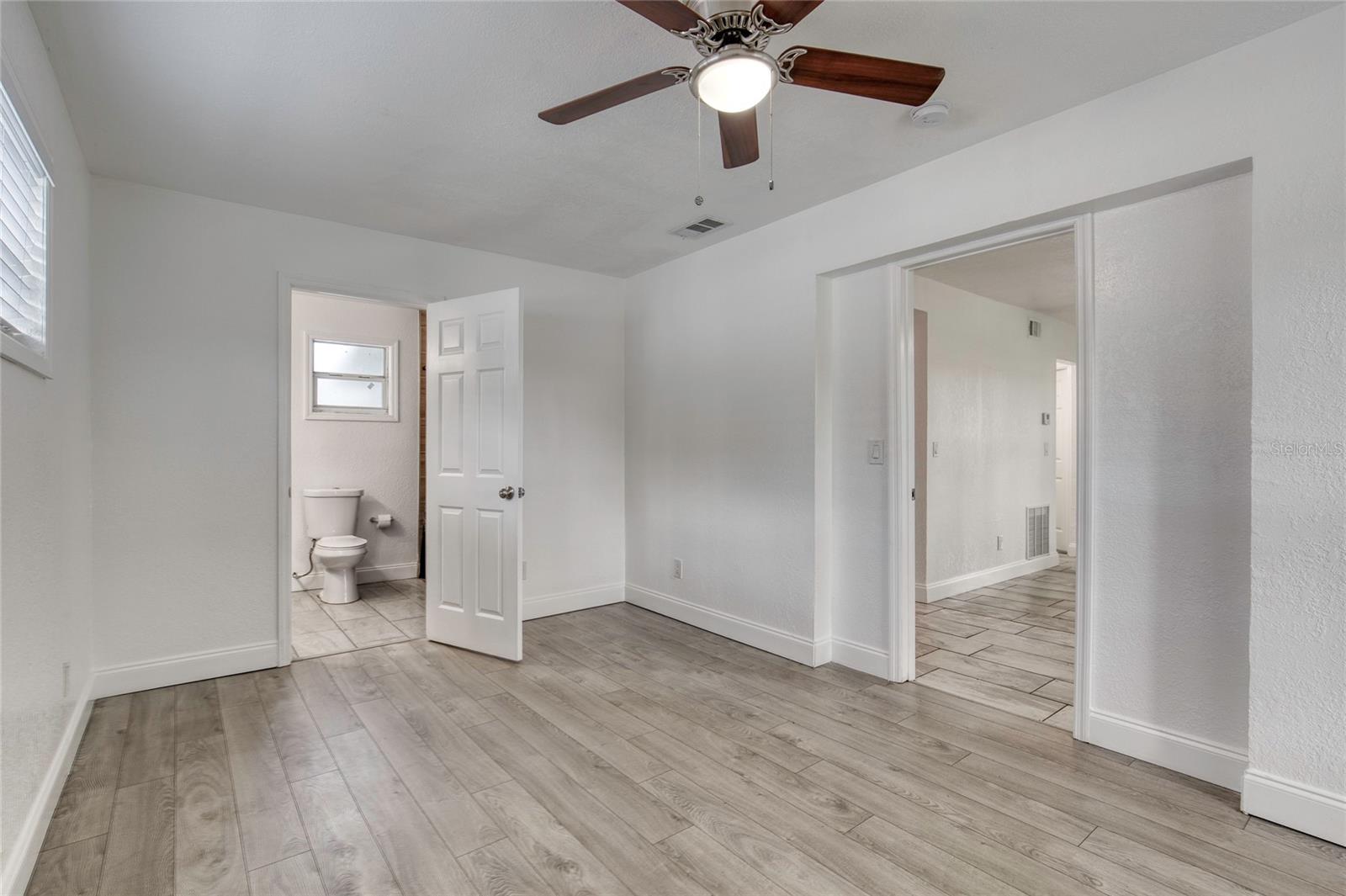 Image 14 of 31 For 843 Niles Street