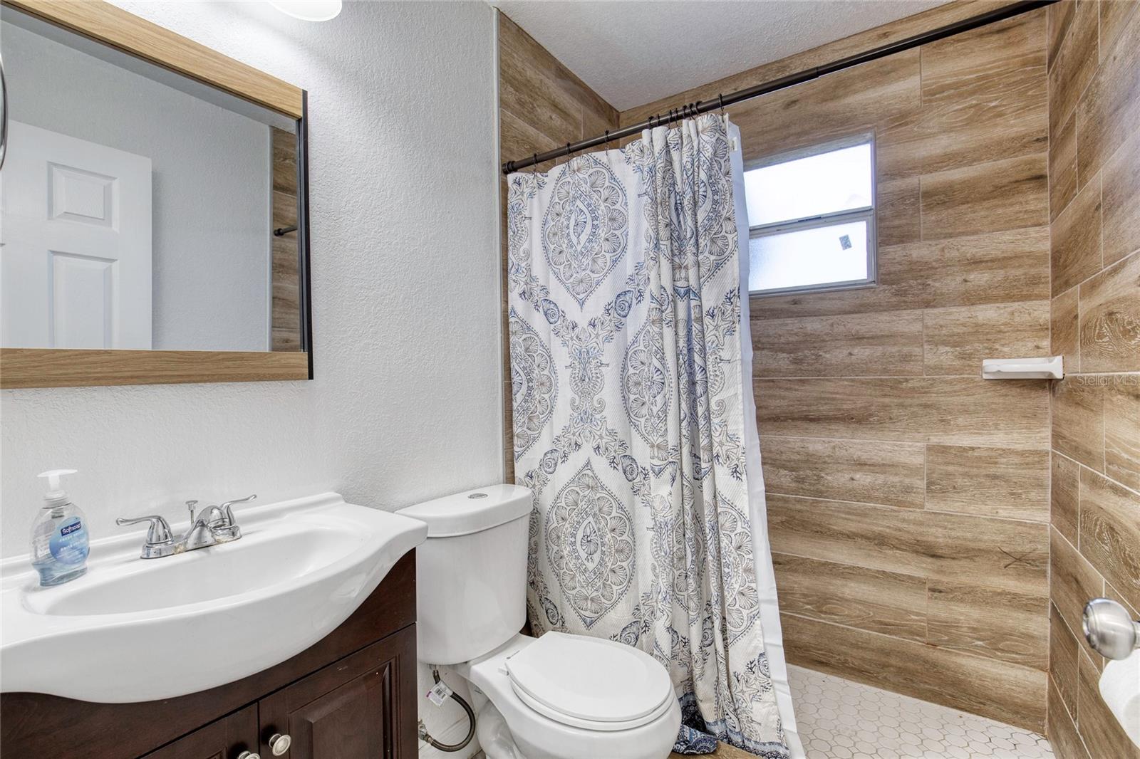 Image 21 of 31 For 843 Niles Street