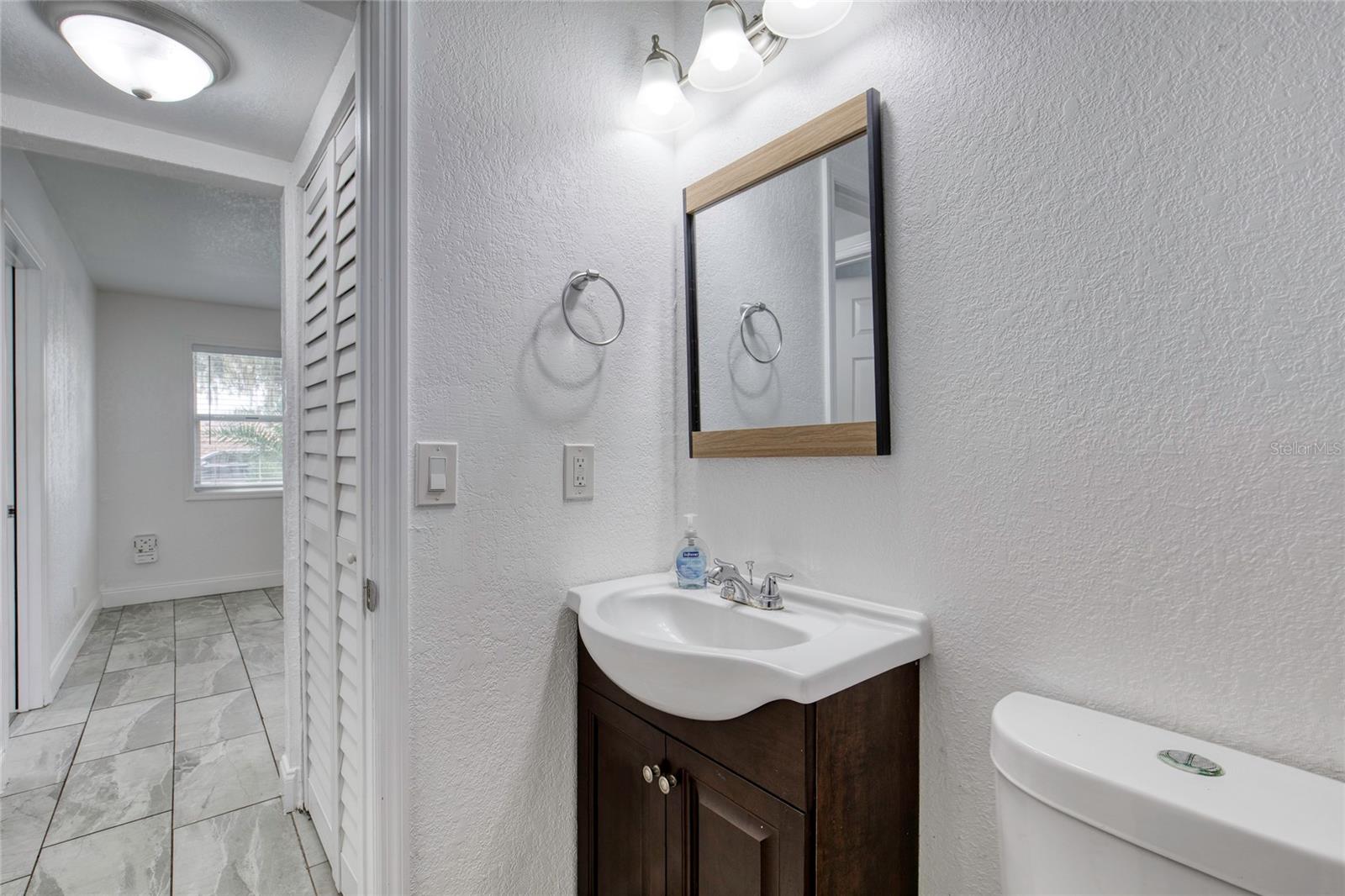 Image 22 of 31 For 843 Niles Street