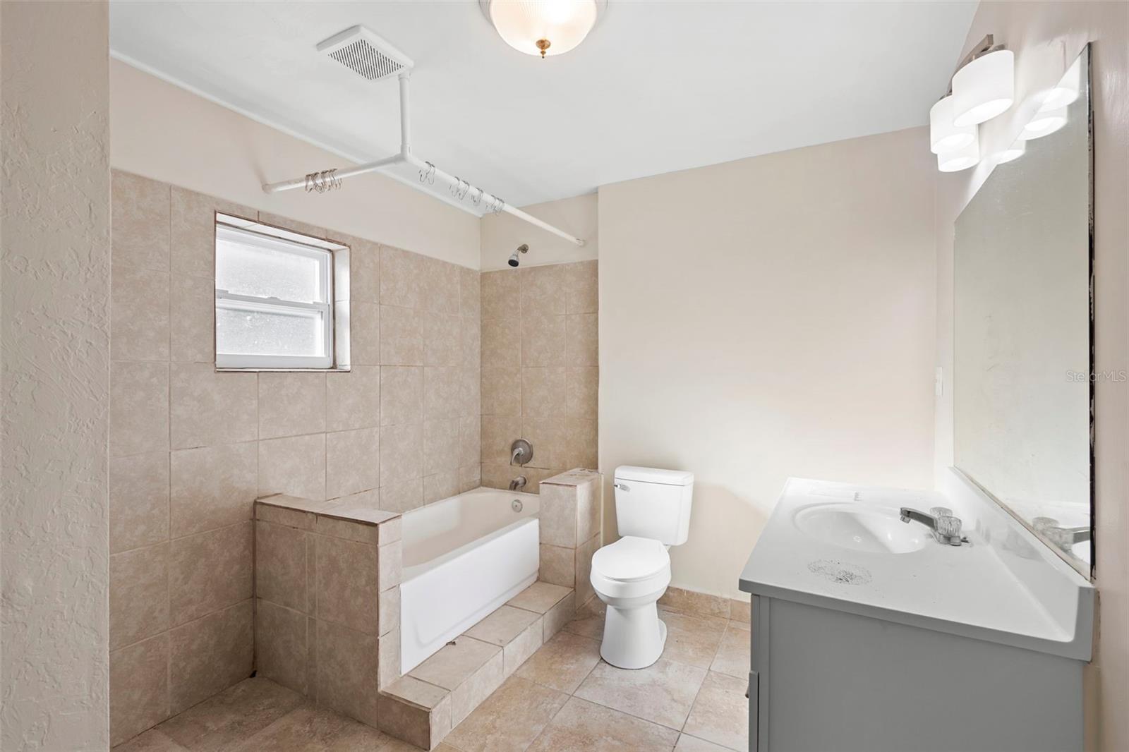 Image 17 of 28 For 748 Colfax Drive