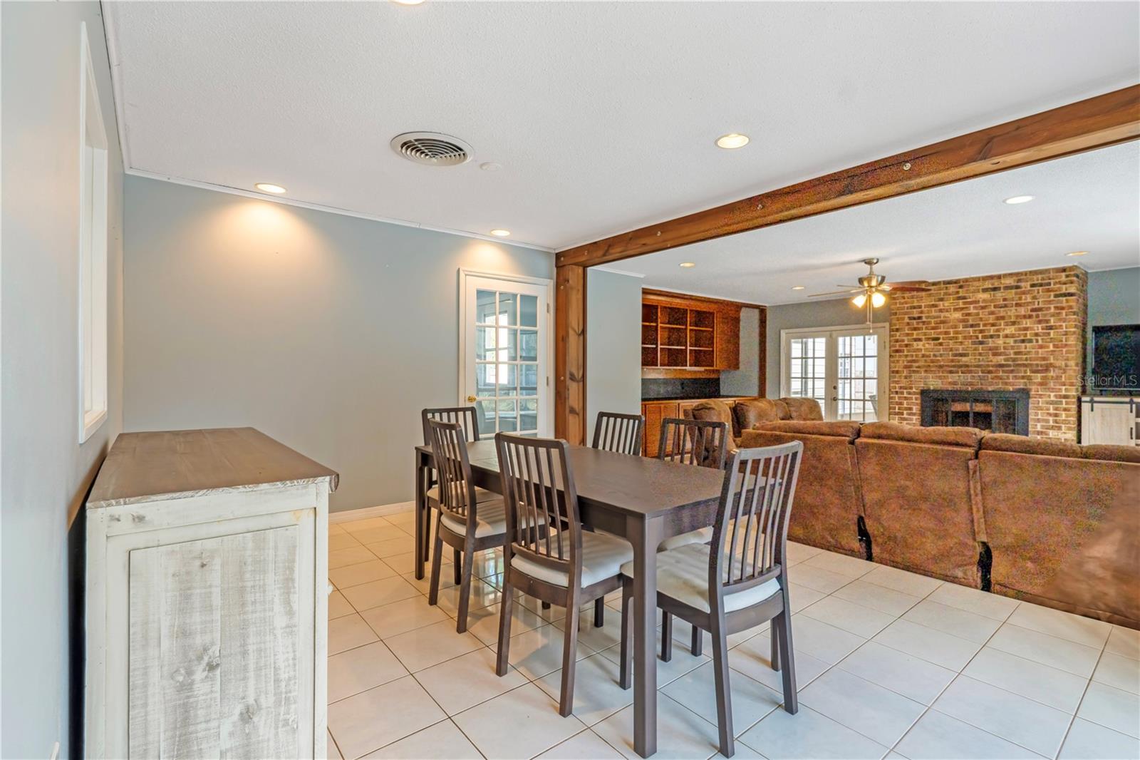 Image 11 of 40 For 2255 Florence Avenue