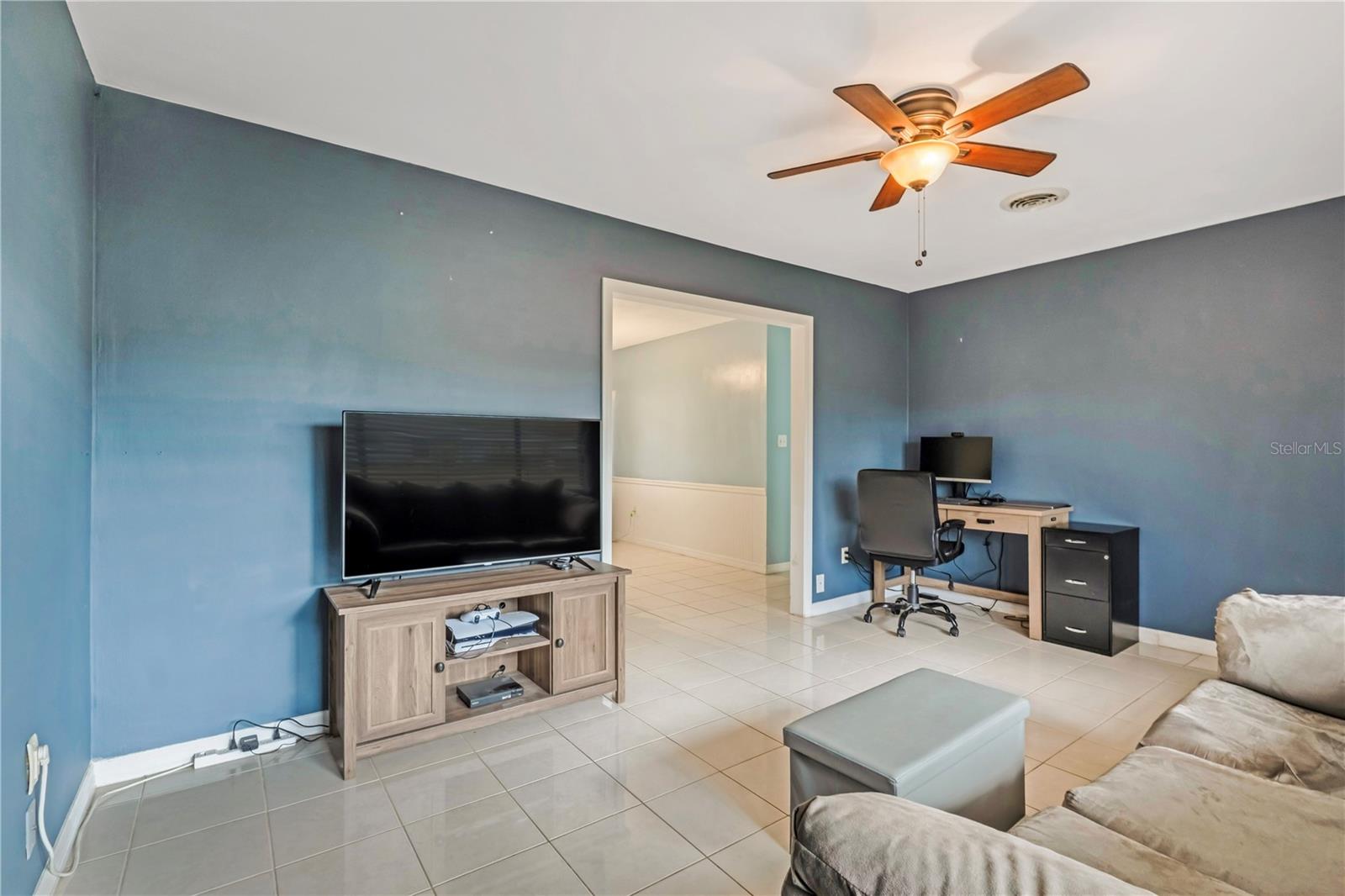 Image 16 of 40 For 2255 Florence Avenue