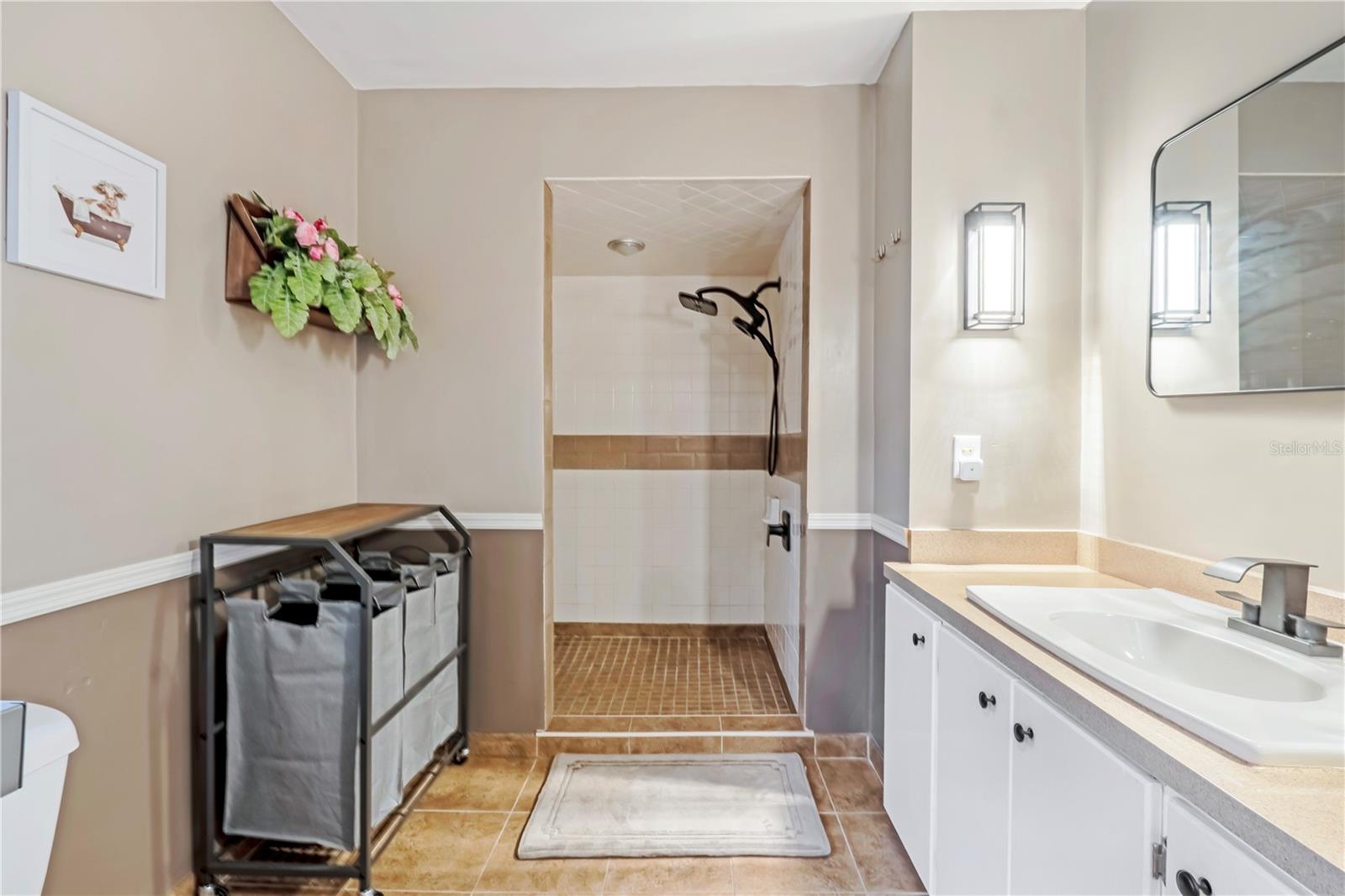 Image 20 of 40 For 2255 Florence Avenue