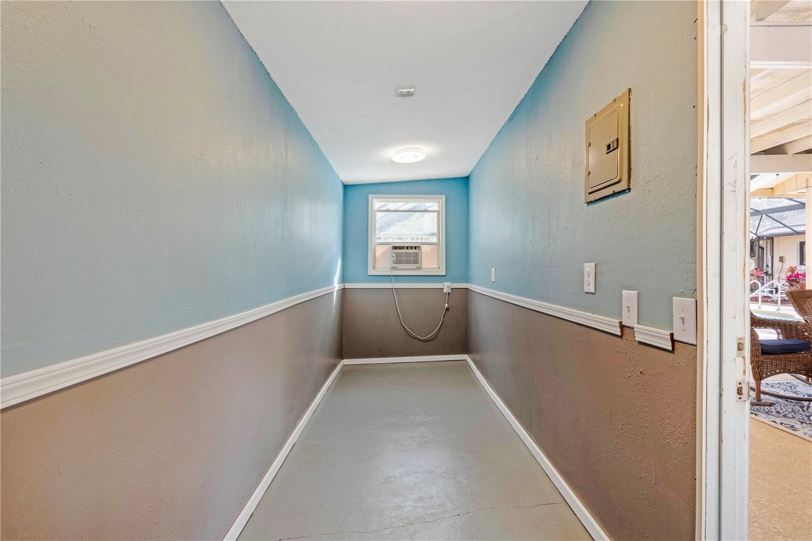 Image 31 of 40 For 2255 Florence Avenue